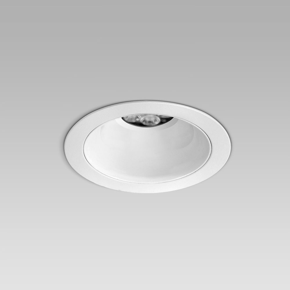 Recessed ceiling downlight for interior lighting with protruding frame and white optic