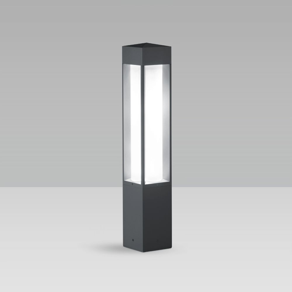 Bornes d'éclairage  Bollard light for urban and residentail lighting with a squared, elegant design, featuring excellent lighting performance