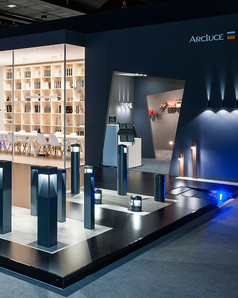 Arcluce at Light+Building 2016, stand bollard